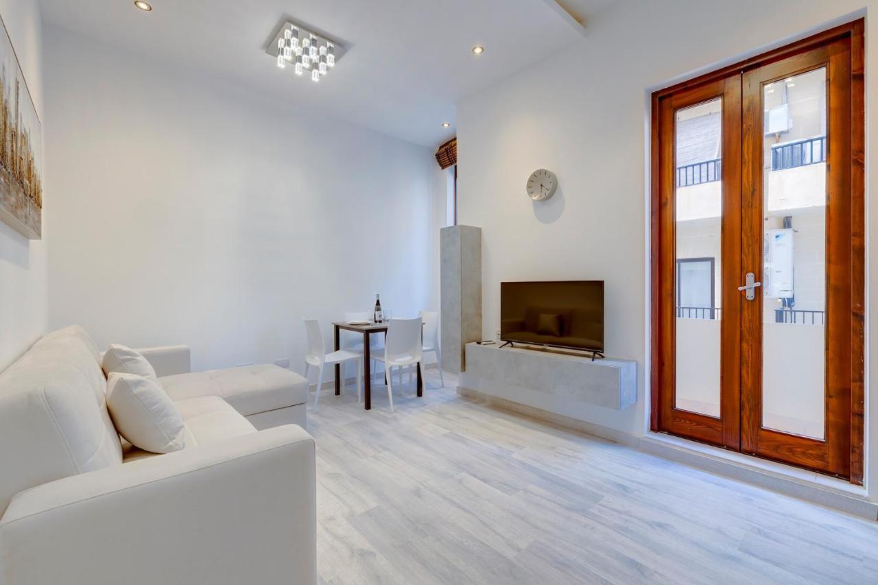 Modern Apartment In The Best Area Of Слима Екстериор снимка