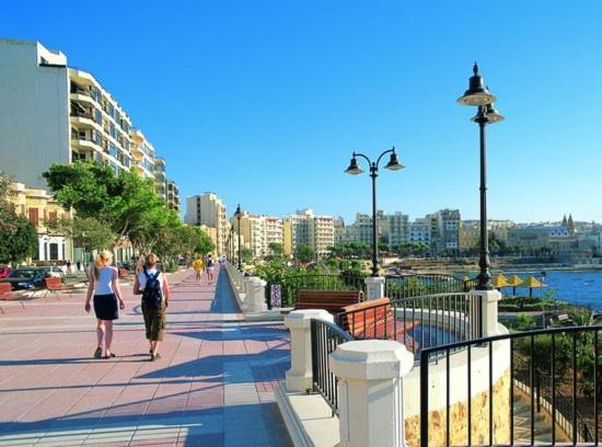 Modern Apartment In The Best Area Of Слима Екстериор снимка